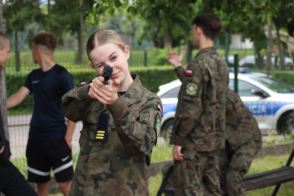 Piknik Mundurowy i Egzamin Sprawnościowy w ZSZ nr 2 w Ostrołęce [03.06.2025] - zdjęcie #8 - eOstroleka.pl
