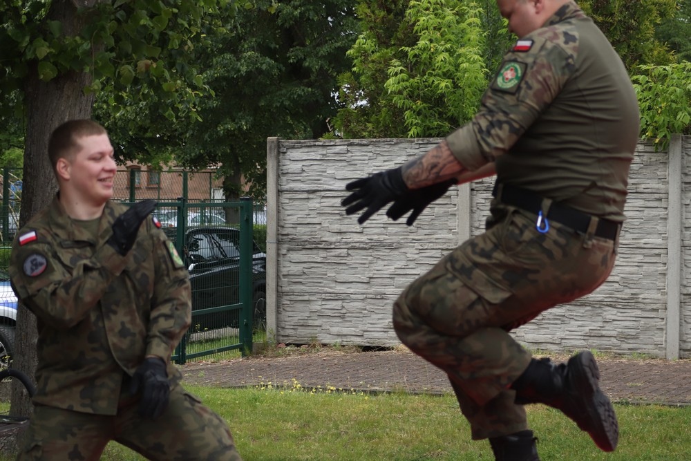 Piknik Mundurowy i Egzamin Sprawnościowy w ZSZ nr 2 w Ostrołęce [03.06.2025] - zdjęcie #7 - eOstroleka.pl