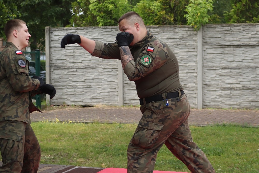 Piknik Mundurowy i Egzamin Sprawnościowy w ZSZ nr 2 w Ostrołęce [03.06.2025] - zdjęcie #6 - eOstroleka.pl