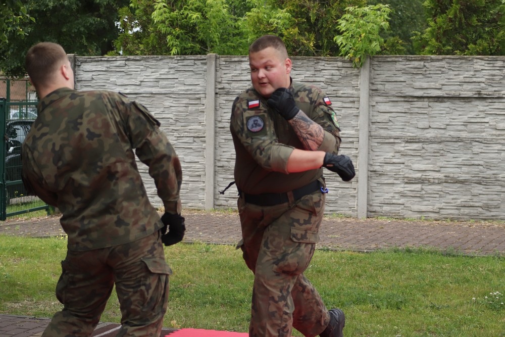 Piknik Mundurowy i Egzamin Sprawnościowy w ZSZ nr 2 w Ostrołęce [03.06.2025] - zdjęcie #2 - eOstroleka.pl