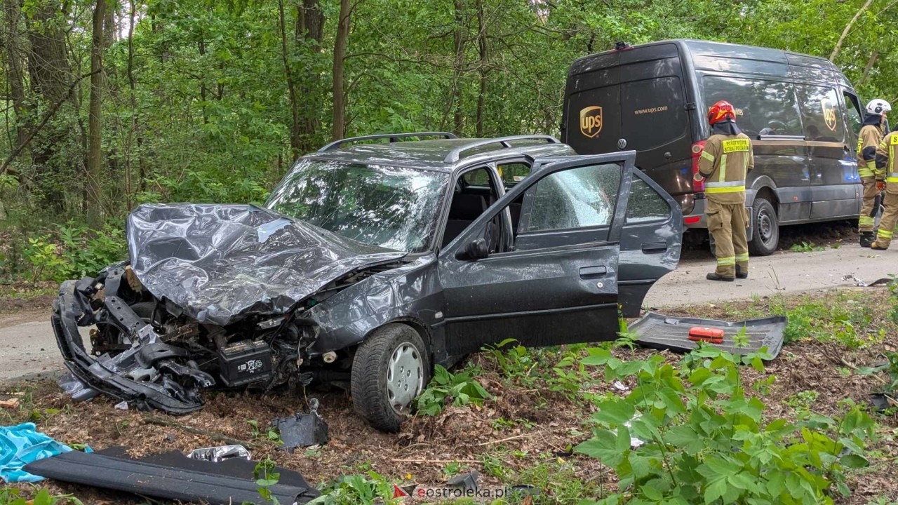Wypadek na Sosnowej w Ławach [06.06.2025] - zdjęcie #16 - eOstroleka.pl