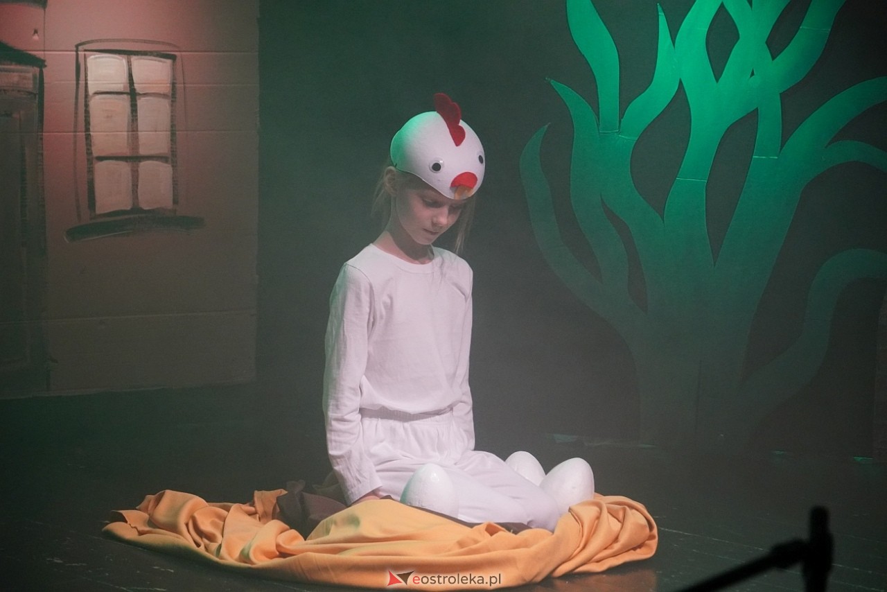 Spektakl Brzydkie kaczątko DTA Niewidzialni w Klubie OCZKO [6.06.2025] - zdjęcie #19 - eOstroleka.pl