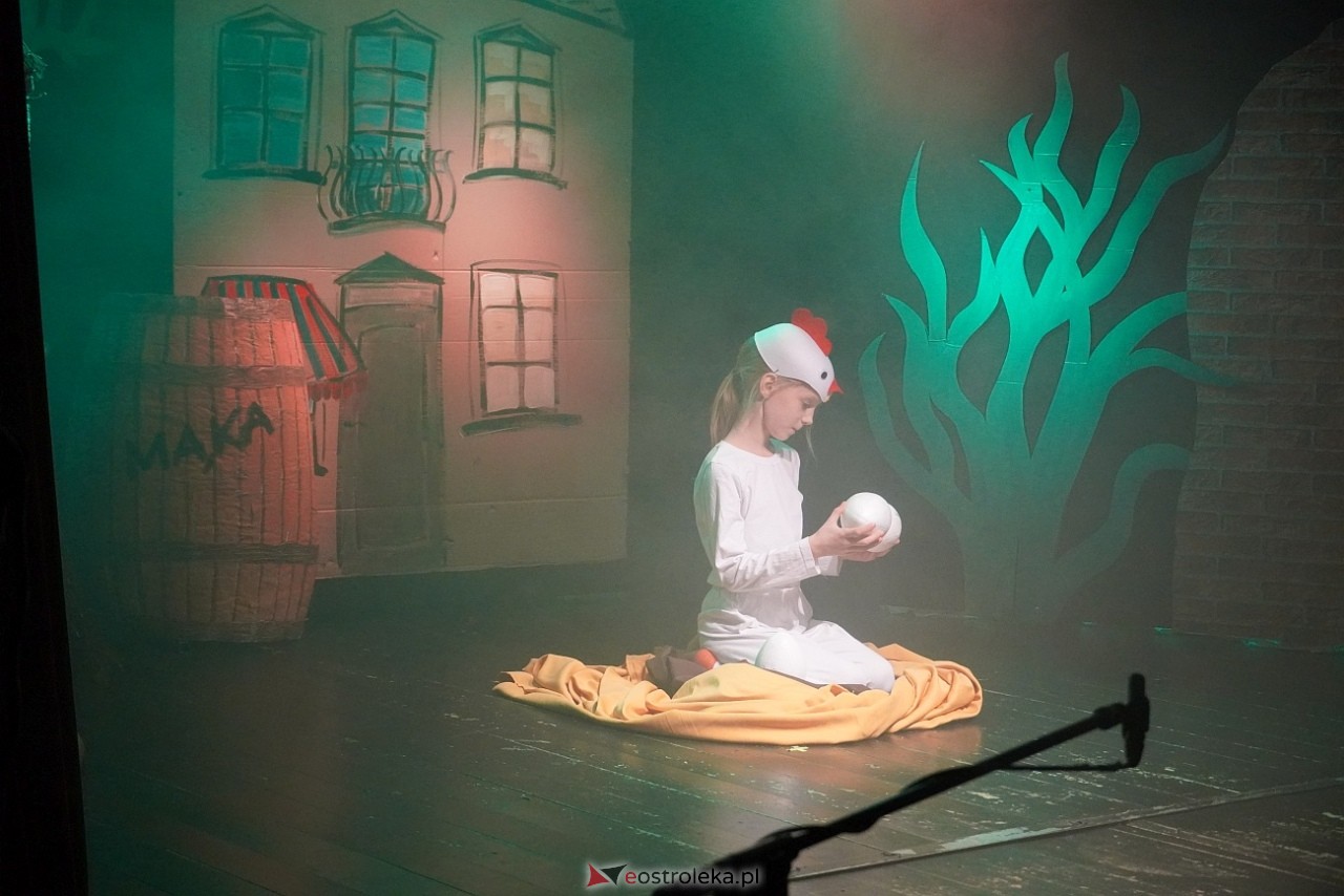 Spektakl Brzydkie kaczątko DTA Niewidzialni w Klubie OCZKO [6.06.2025] - zdjęcie #18 - eOstroleka.pl