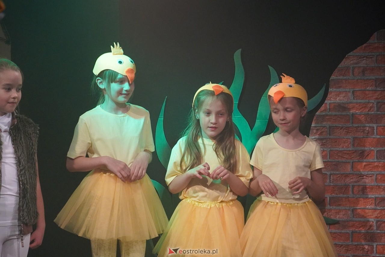 Spektakl Brzydkie kaczątko DTA Niewidzialni w Klubie OCZKO [6.06.2025] - zdjęcie #16 - eOstroleka.pl