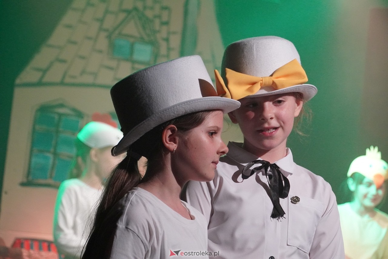 Spektakl Brzydkie kaczątko DTA Niewidzialni w Klubie OCZKO [6.06.2025] - zdjęcie #14 - eOstroleka.pl