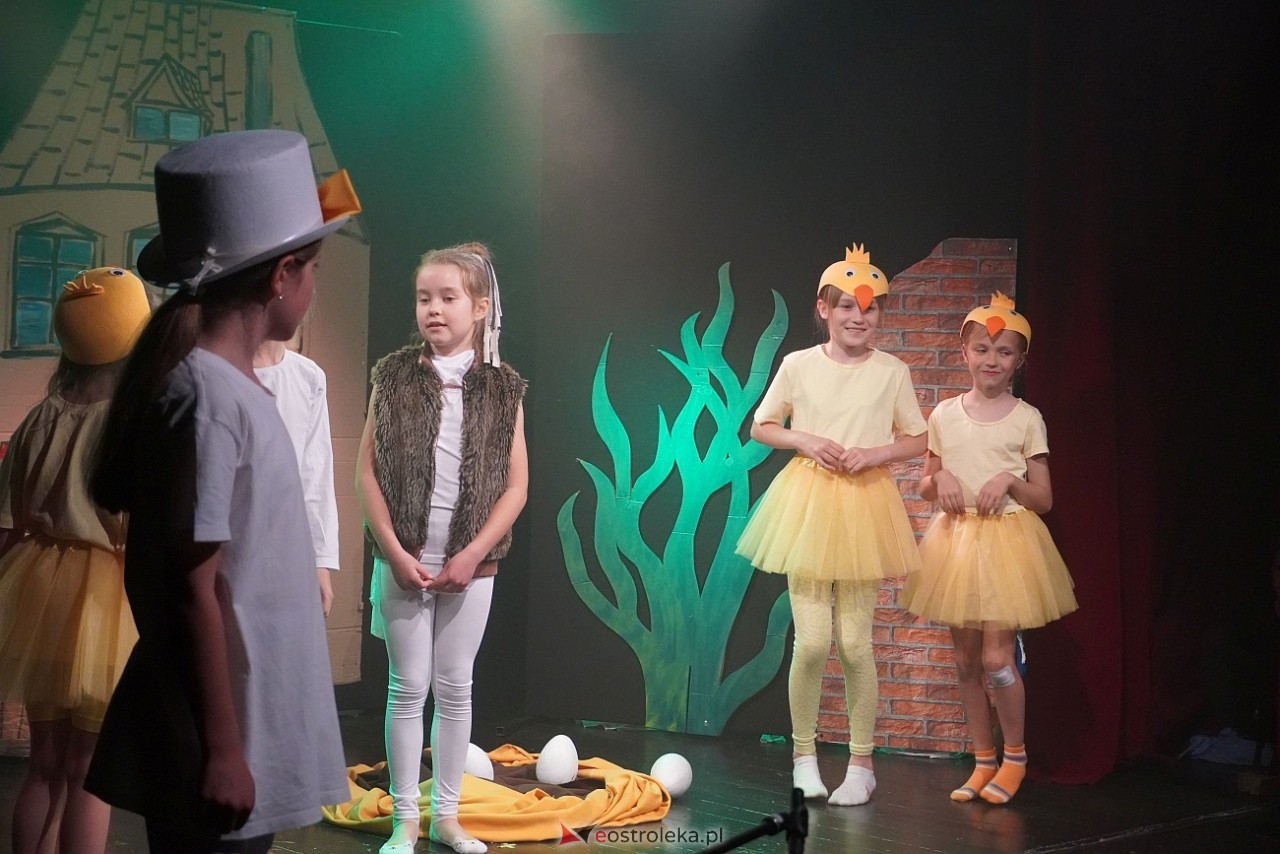 Spektakl Brzydkie kaczątko DTA Niewidzialni w Klubie OCZKO [6.06.2025] - zdjęcie #10 - eOstroleka.pl