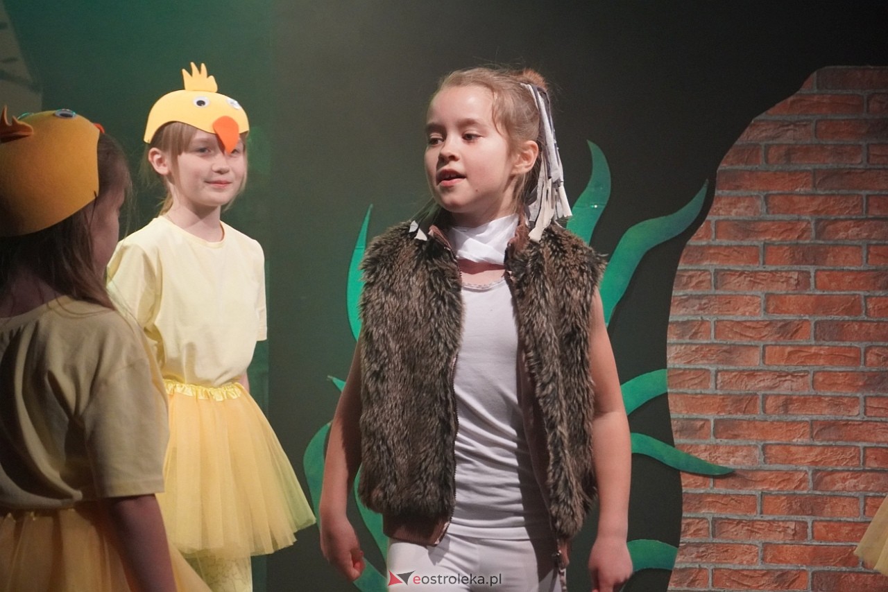 Spektakl Brzydkie kaczątko DTA Niewidzialni w Klubie OCZKO [6.06.2025] - zdjęcie #7 - eOstroleka.pl