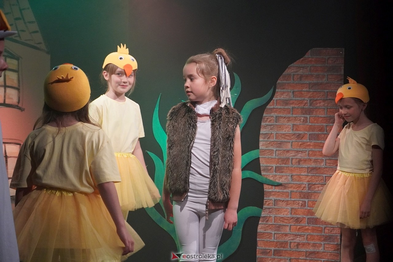 Spektakl Brzydkie kaczątko DTA Niewidzialni w Klubie OCZKO [6.06.2025] - zdjęcie #5 - eOstroleka.pl