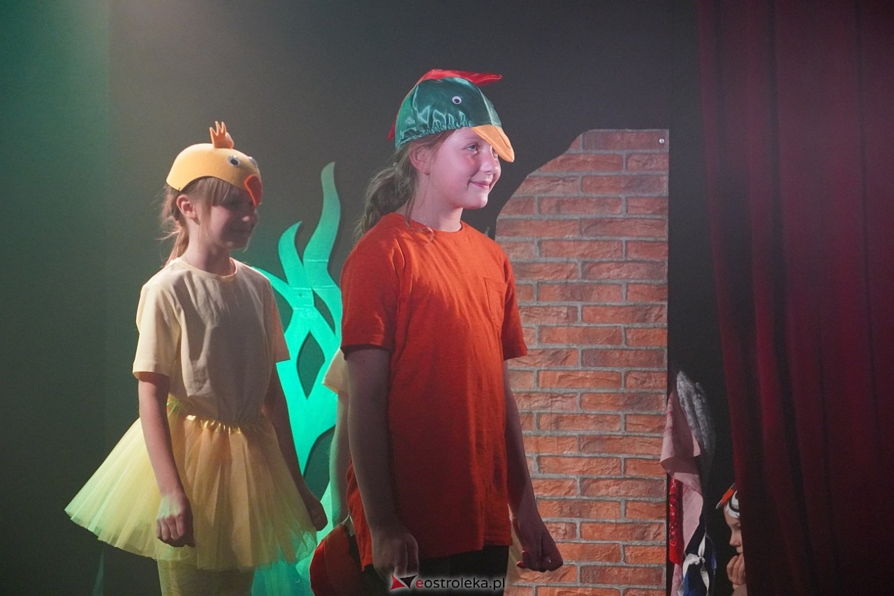 Spektakl Brzydkie kaczątko DTA Niewidzialni w Klubie OCZKO [6.06.2025] - zdjęcie #2 - eOstroleka.pl