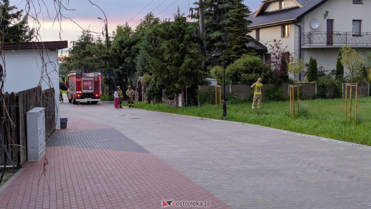 Pożar przy Czarnej Dróżce w Rzekuniu [06.06.2025] - zdjęcie #4 - eOstroleka.pl