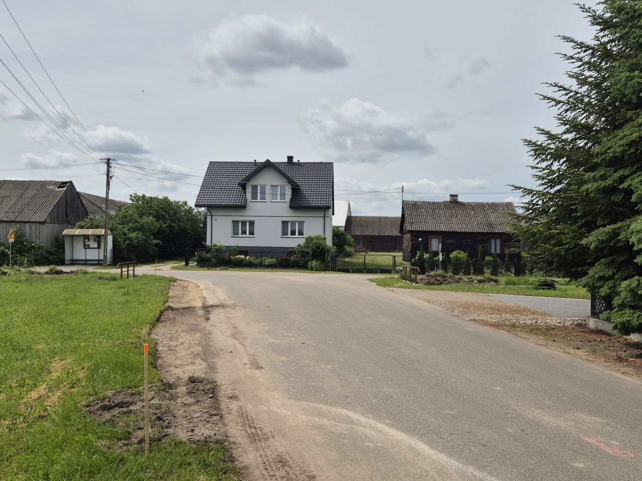 Przebudowa drogi gminnej Łady-Mans – Załuski – Wólka Czerwińska – Dobki [07.06.2025] - zdjęcie #1 - eOstroleka.pl