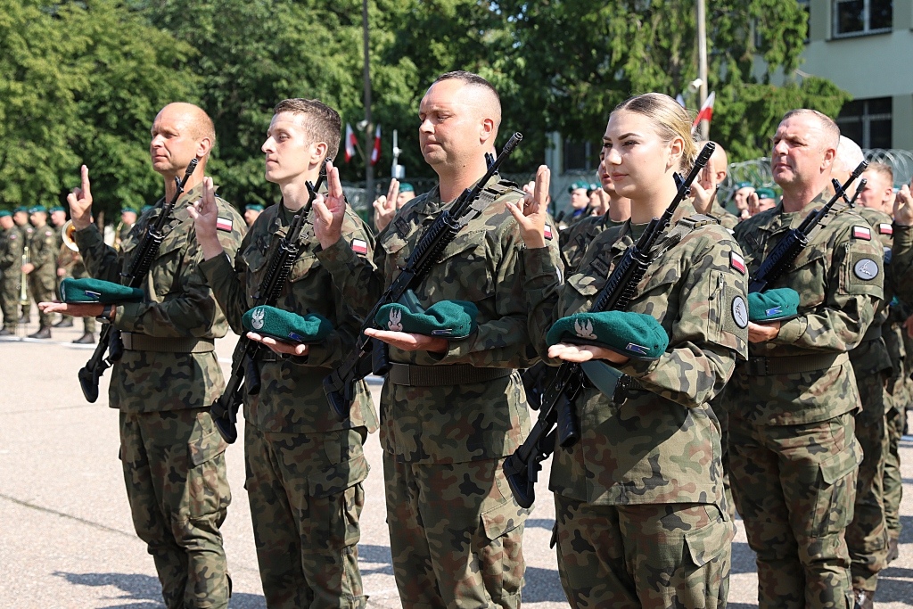 Przysięga wojskowa w Przasnyszu [7.06.2025] - zdjęcie #14 - eOstroleka.pl