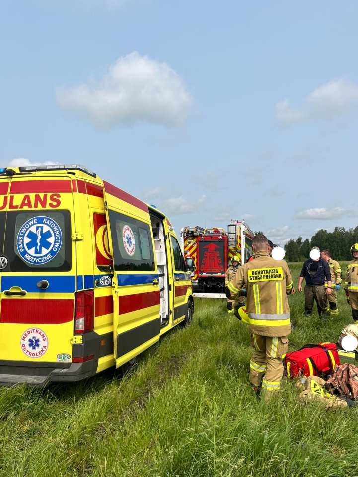 Wypadek w gminie Łyse [08.06.2025 - fot. OSP Łyse] - zdjęcie #2 - eOstroleka.pl