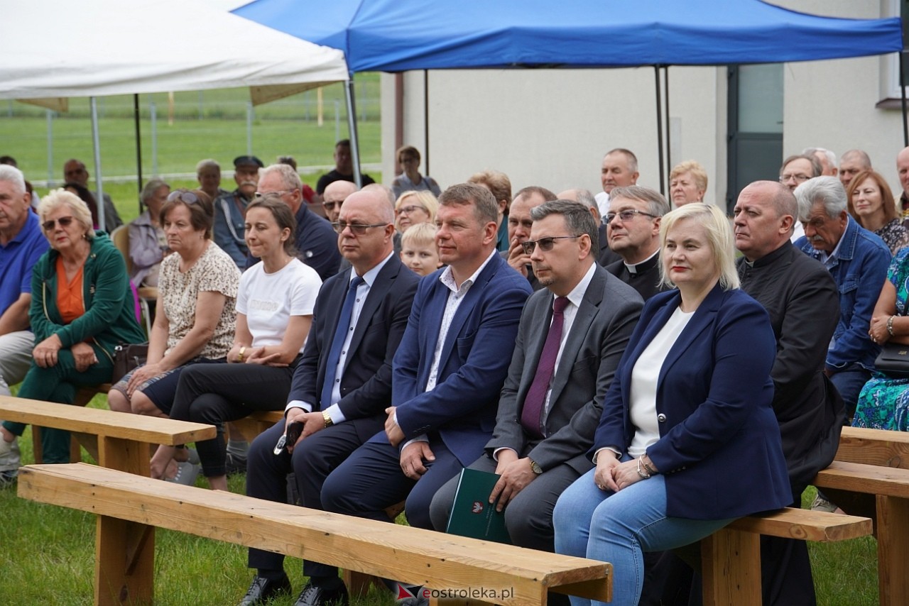 W hołdzie Sybirakom. Uroczystość poświęcona pamięci wywiezionych na Sybir mieszkańców gminy Rzekuń [8.06.2025] - zdjęcie #89 - eOstroleka.pl