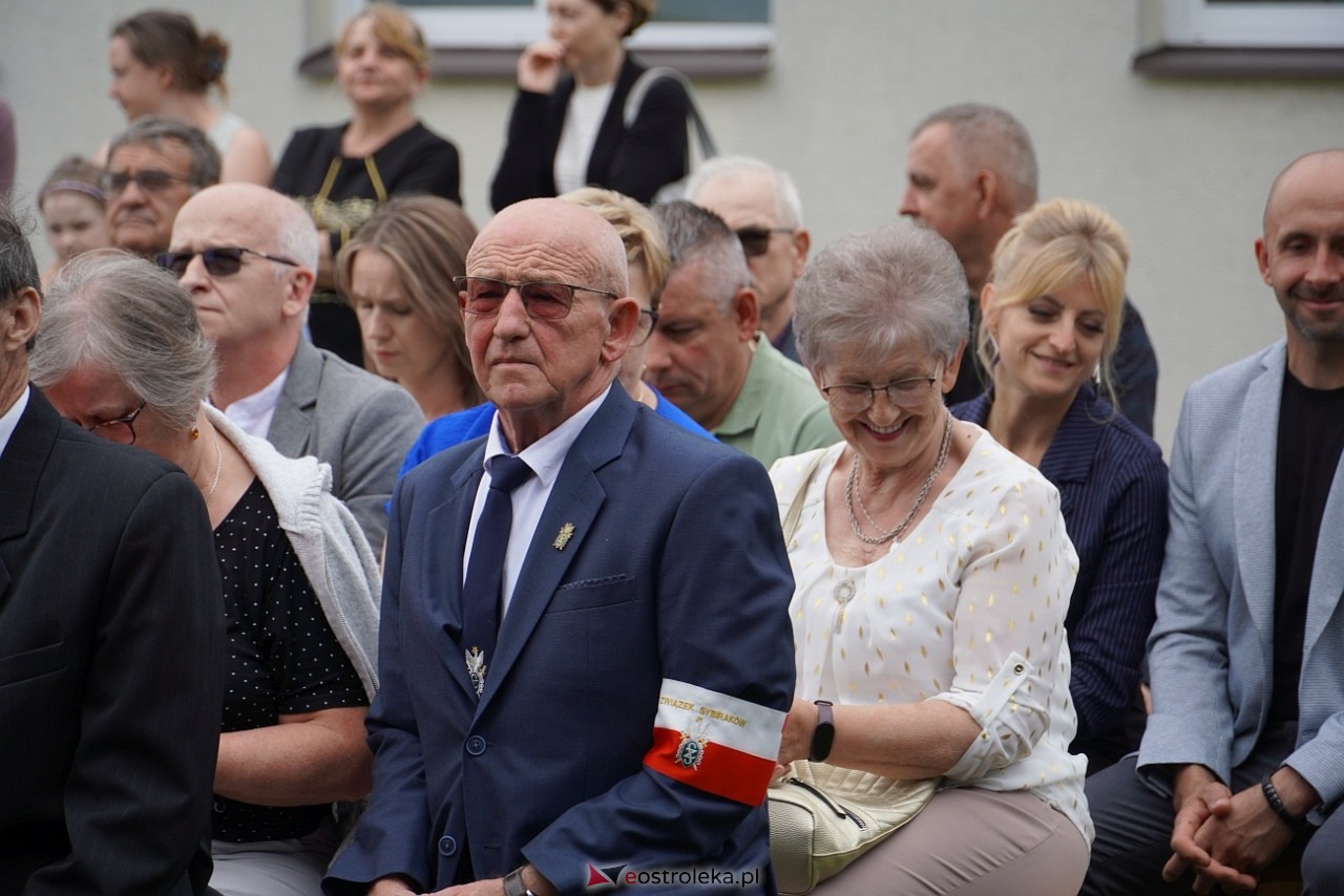 W hołdzie Sybirakom. Uroczystość poświęcona pamięci wywiezionych na Sybir mieszkańców gminy Rzekuń [8.06.2025] - zdjęcie #86 - eOstroleka.pl
