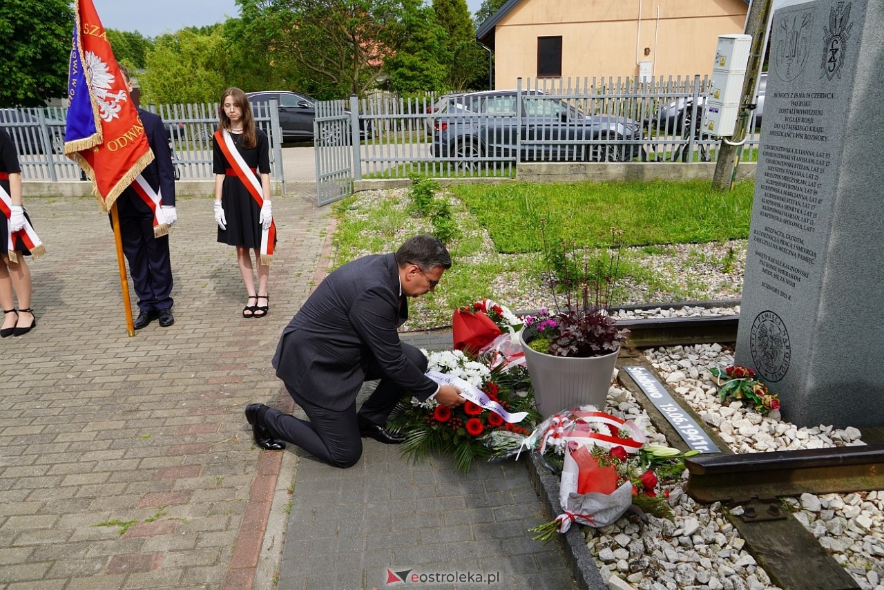W hołdzie Sybirakom. Uroczystość poświęcona pamięci wywiezionych na Sybir mieszkańców gminy Rzekuń [8.06.2025] - zdjęcie #33 - eOstroleka.pl