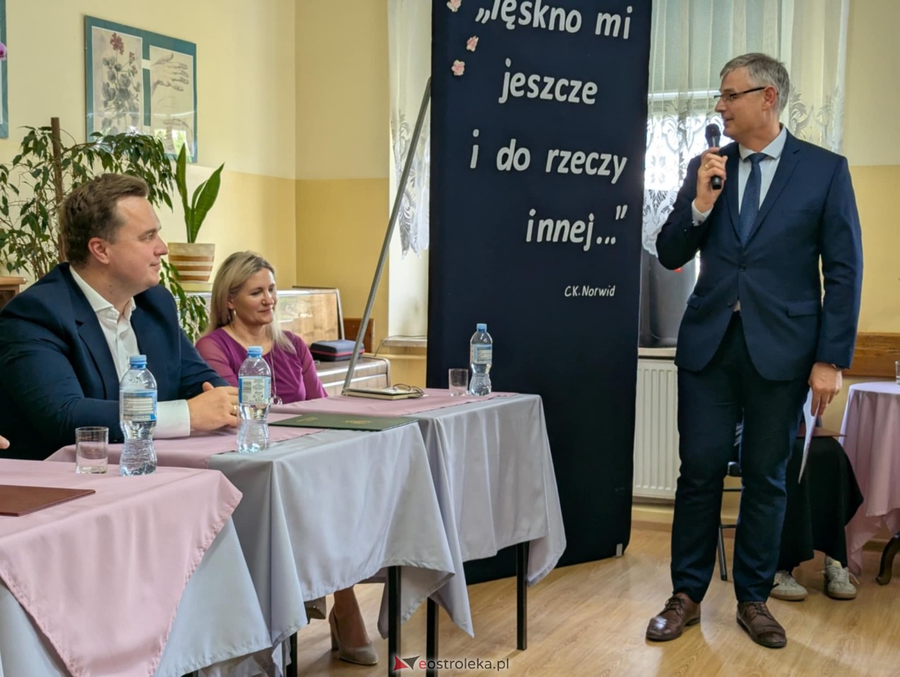 Czytanie Norwida w II LO w Ostrołęce [09.06.2025] - zdjęcie #38 - eOstroleka.pl