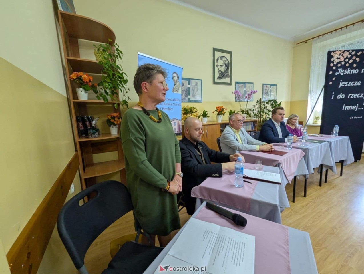 Czytanie Norwida w II LO w Ostrołęce [09.06.2025] - zdjęcie #37 - eOstroleka.pl