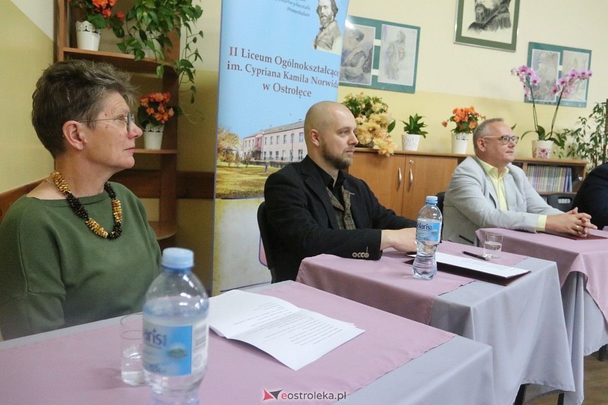 Czytanie Norwida w II LO w Ostrołęce [09.06.2025] - zdjęcie #22 - eOstroleka.pl