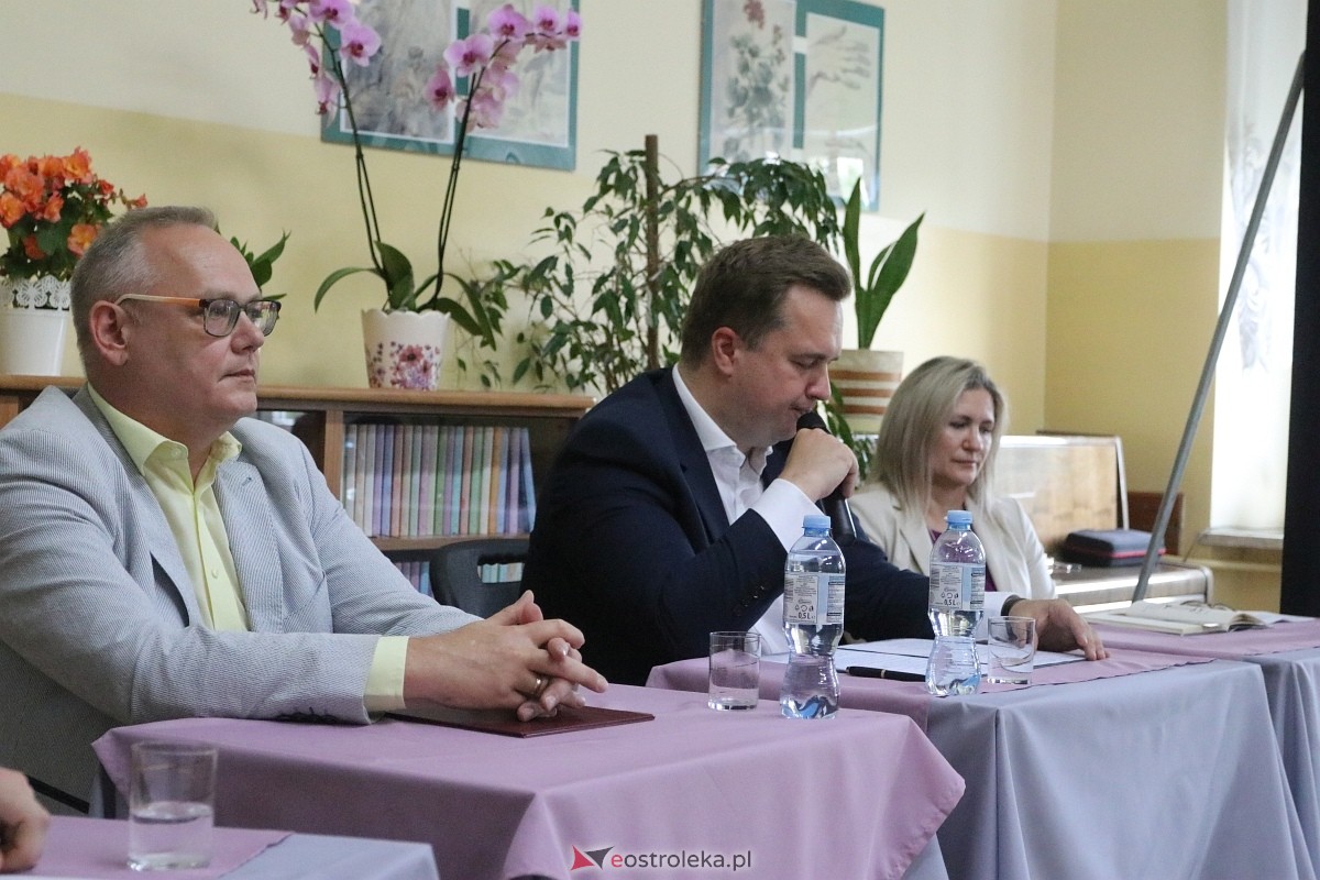 Czytanie Norwida w II LO w Ostrołęce [09.06.2025] - zdjęcie #21 - eOstroleka.pl