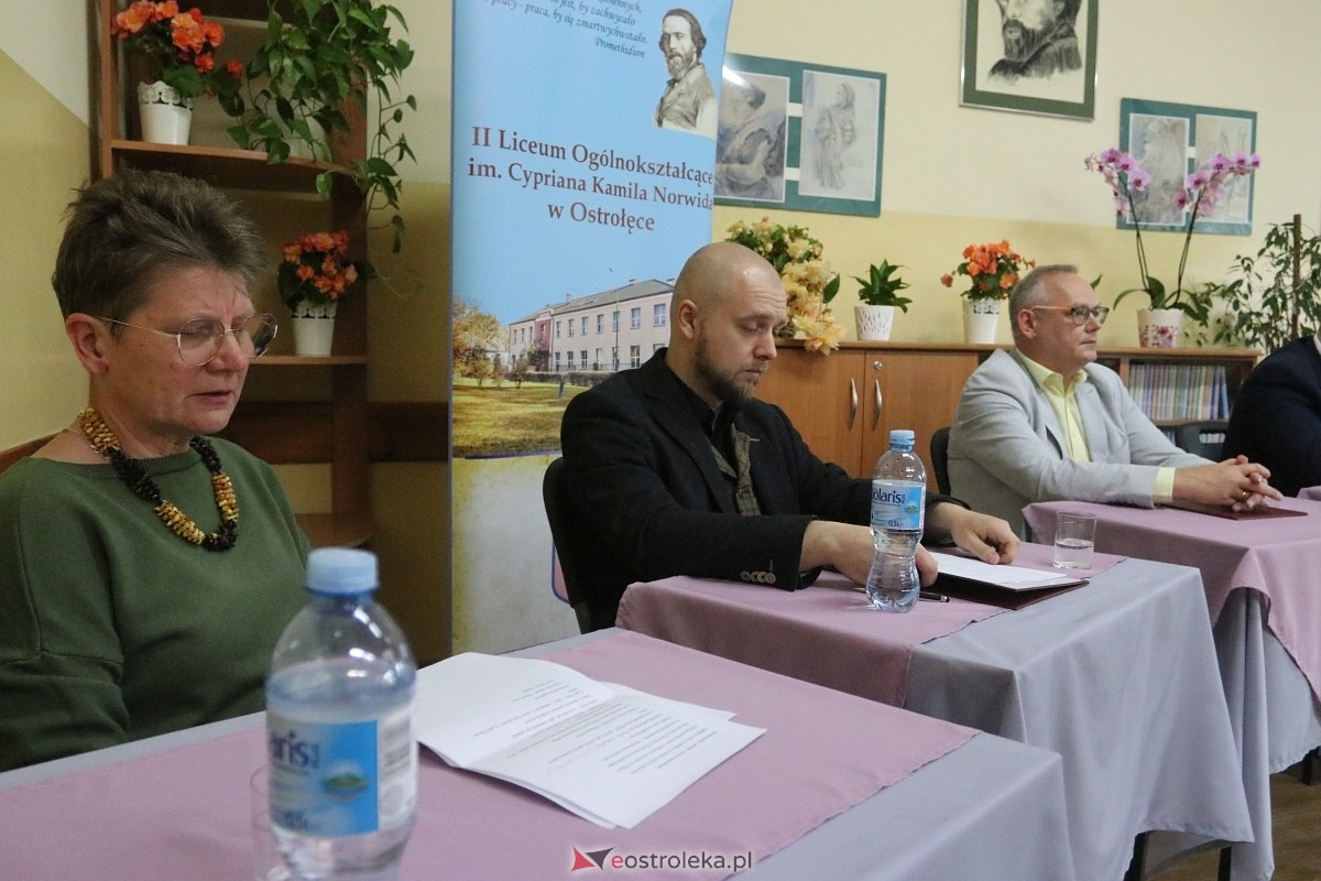 Czytanie Norwida w II LO w Ostrołęce [09.06.2025] - zdjęcie #20 - eOstroleka.pl