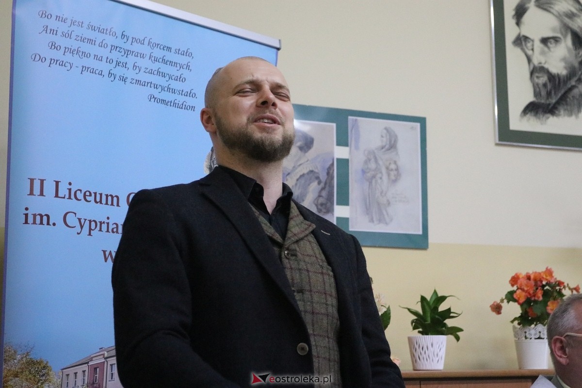 Czytanie Norwida w II LO w Ostrołęce [09.06.2025] - zdjęcie #15 - eOstroleka.pl