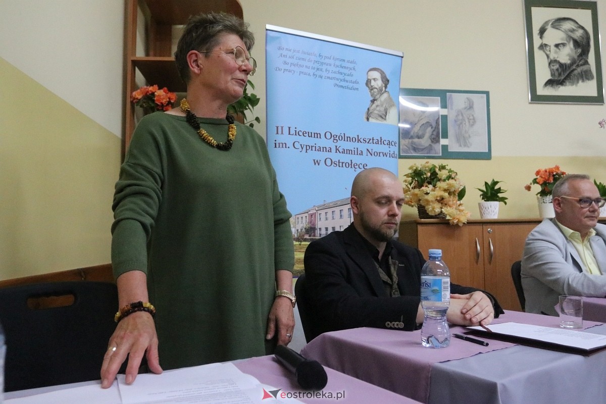 Czytanie Norwida w II LO w Ostrołęce [09.06.2025] - zdjęcie #12 - eOstroleka.pl
