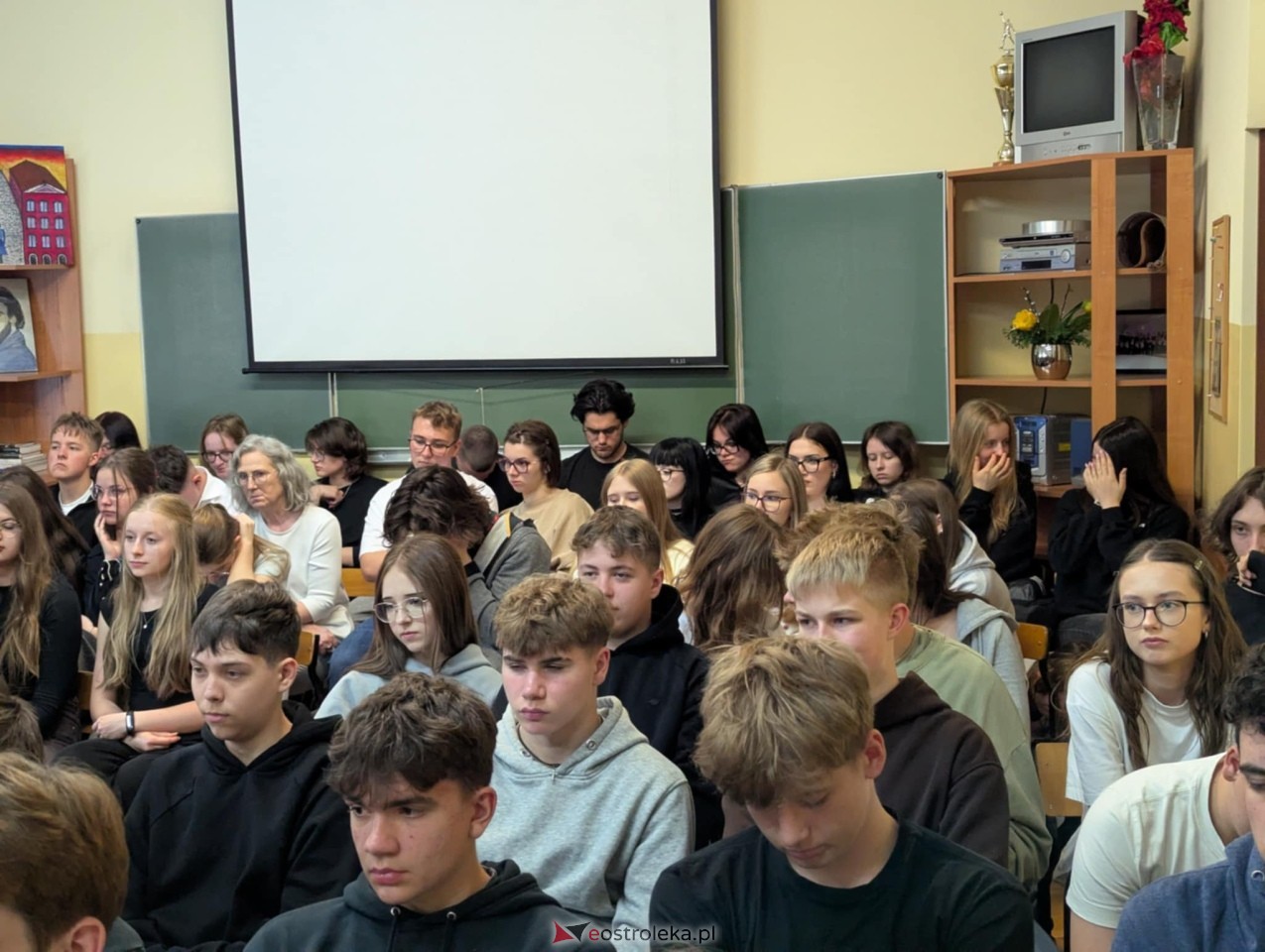 Czytanie Norwida w II LO w Ostrołęce [09.06.2025] - zdjęcie #9 - eOstroleka.pl