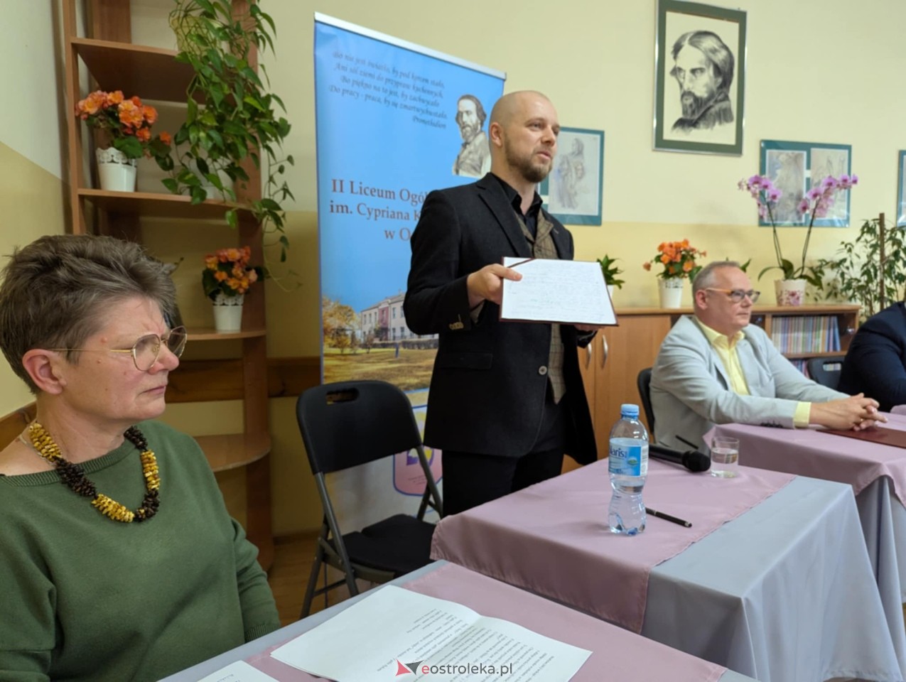 Czytanie Norwida w II LO w Ostrołęce [09.06.2025] - zdjęcie #7 - eOstroleka.pl