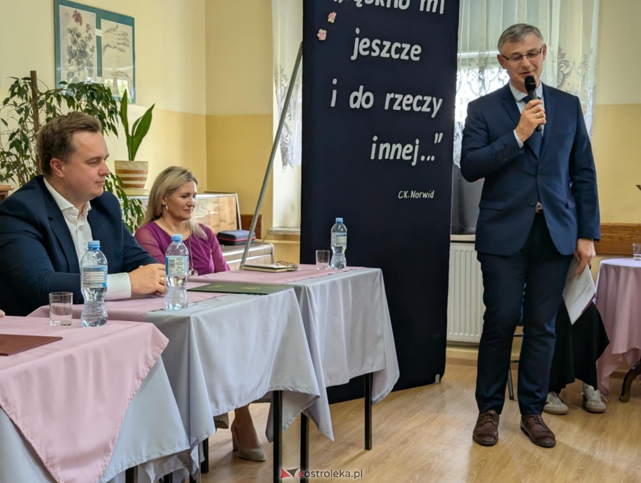 Czytanie Norwida w II LO w Ostrołęce [09.06.2025] - zdjęcie #5 - eOstroleka.pl