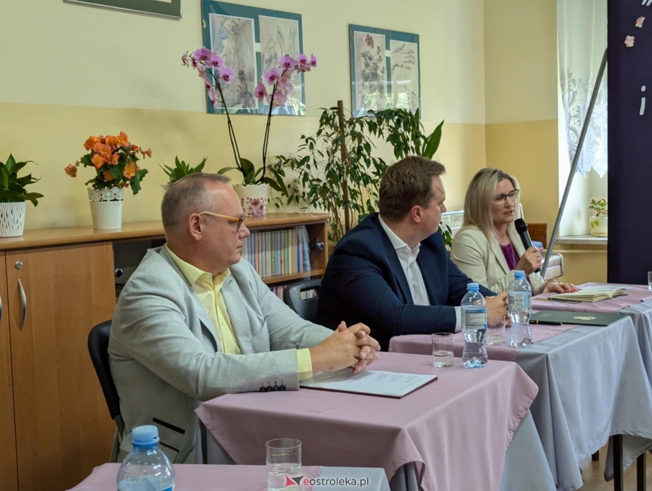 Czytanie Norwida w II LO w Ostrołęce [09.06.2025] - zdjęcie #1 - eOstroleka.pl