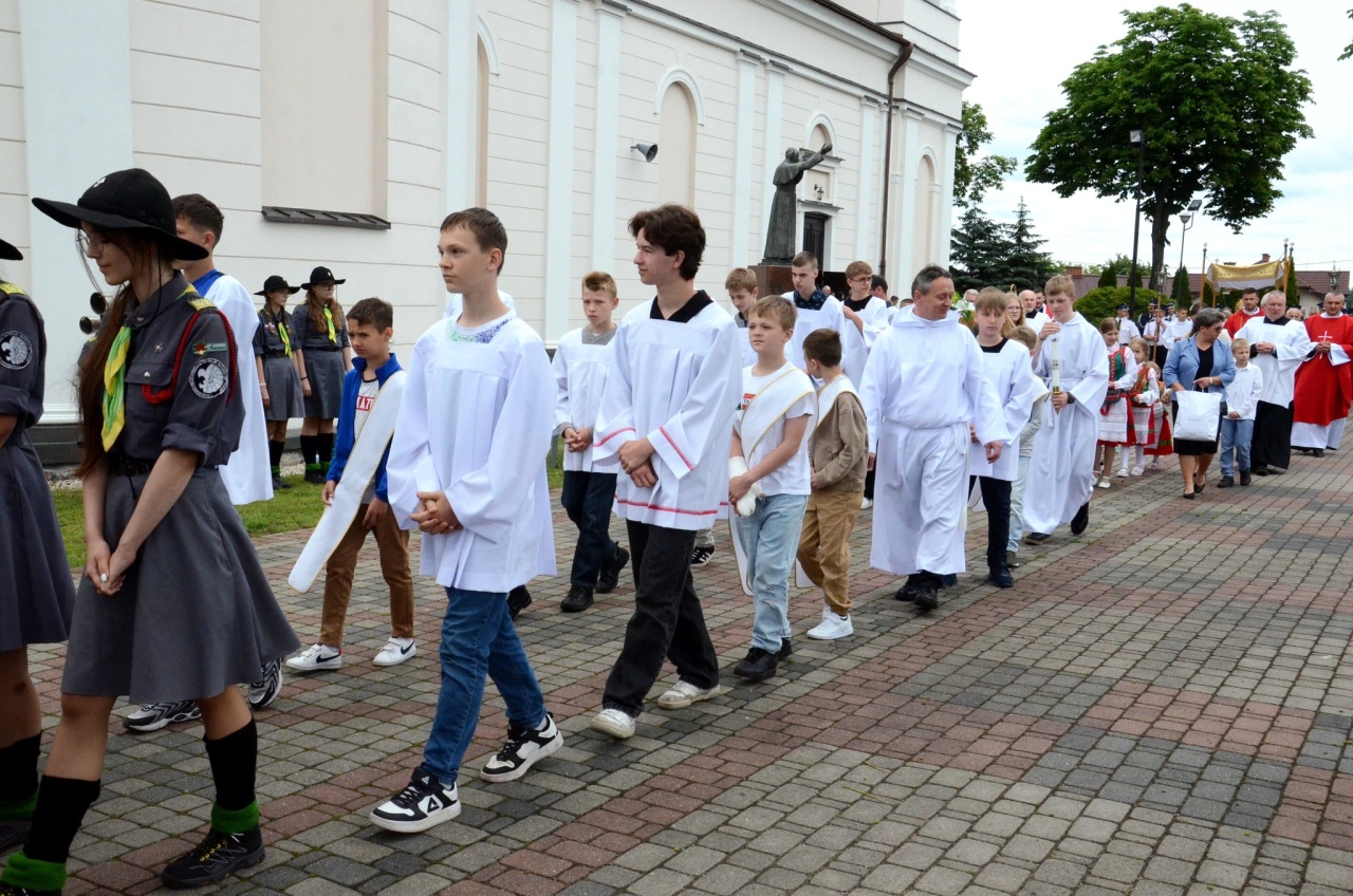 Pożegnanie proboszcza i festyn parafialny w Kadzidle [10.06.2025] - zdjęcie #63 - eOstroleka.pl