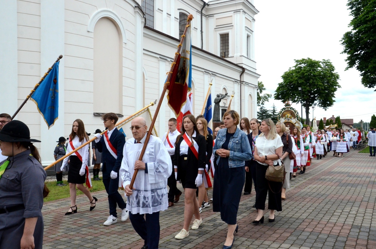 Pożegnanie proboszcza i festyn parafialny w Kadzidle [10.06.2025] - zdjęcie #50 - eOstroleka.pl