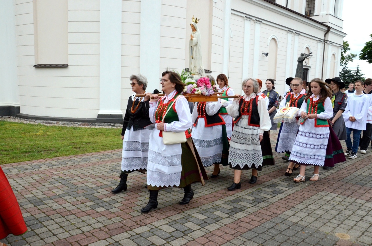Pożegnanie proboszcza i festyn parafialny w Kadzidle [10.06.2025] - zdjęcie #45 - eOstroleka.pl