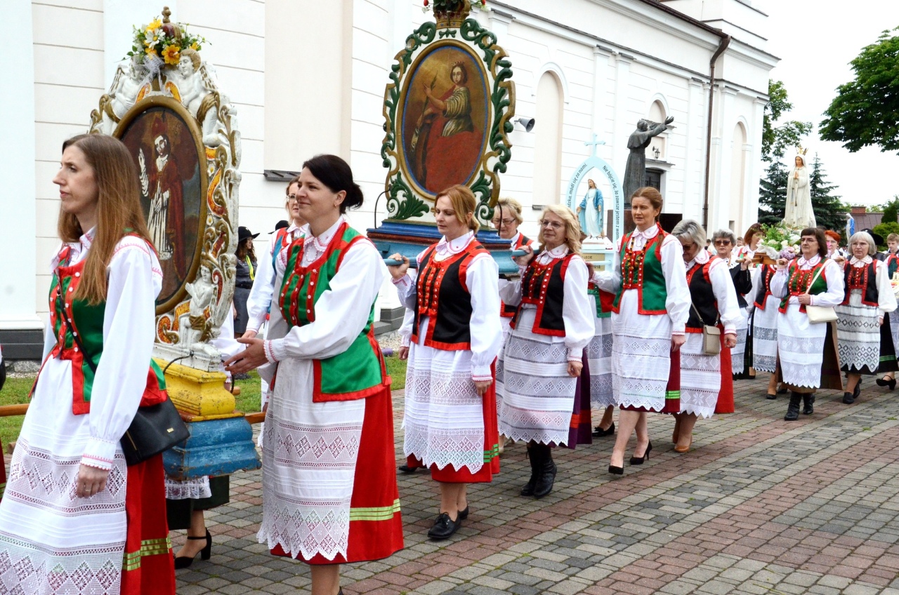 Pożegnanie proboszcza i festyn parafialny w Kadzidle [10.06.2025] - zdjęcie #33 - eOstroleka.pl