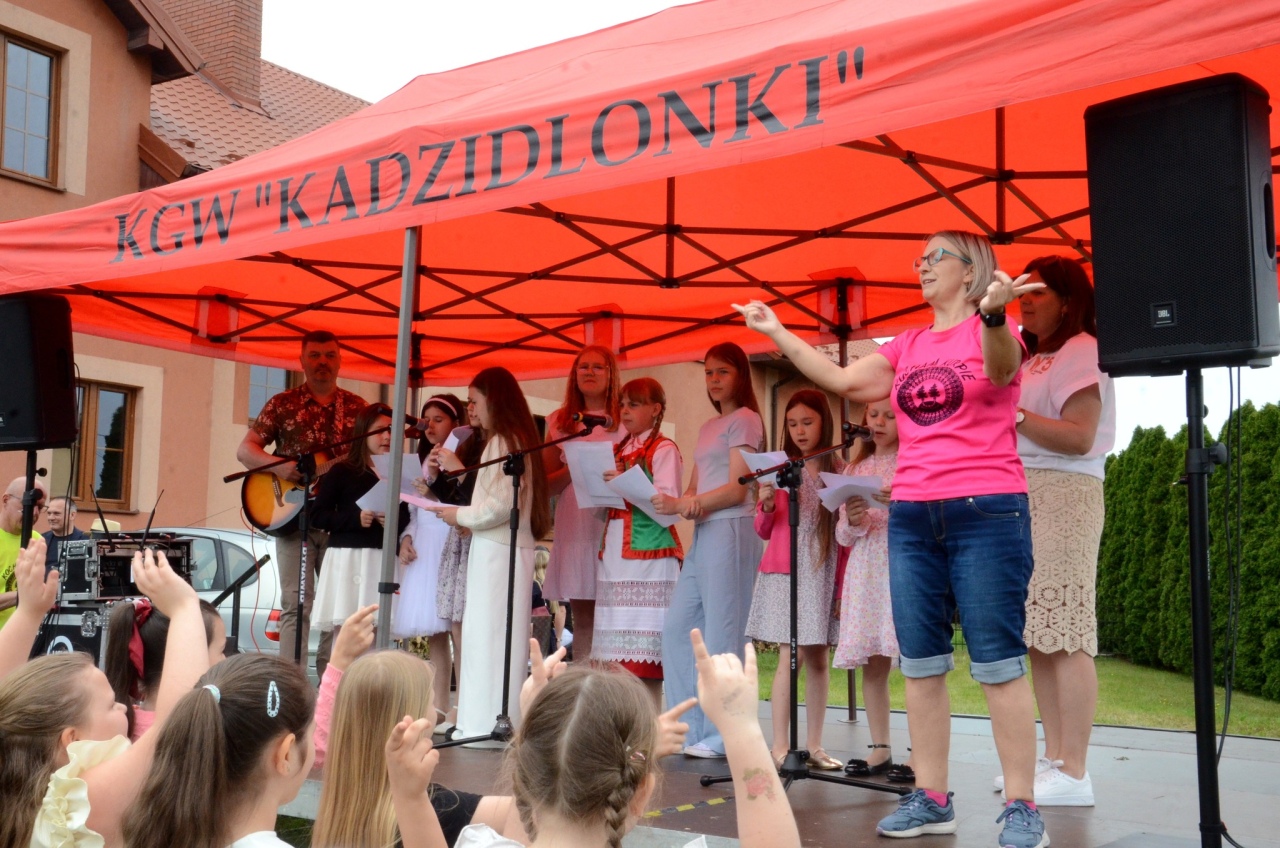 Pożegnanie proboszcza i festyn parafialny w Kadzidle [10.06.2025] - zdjęcie #27 - eOstroleka.pl