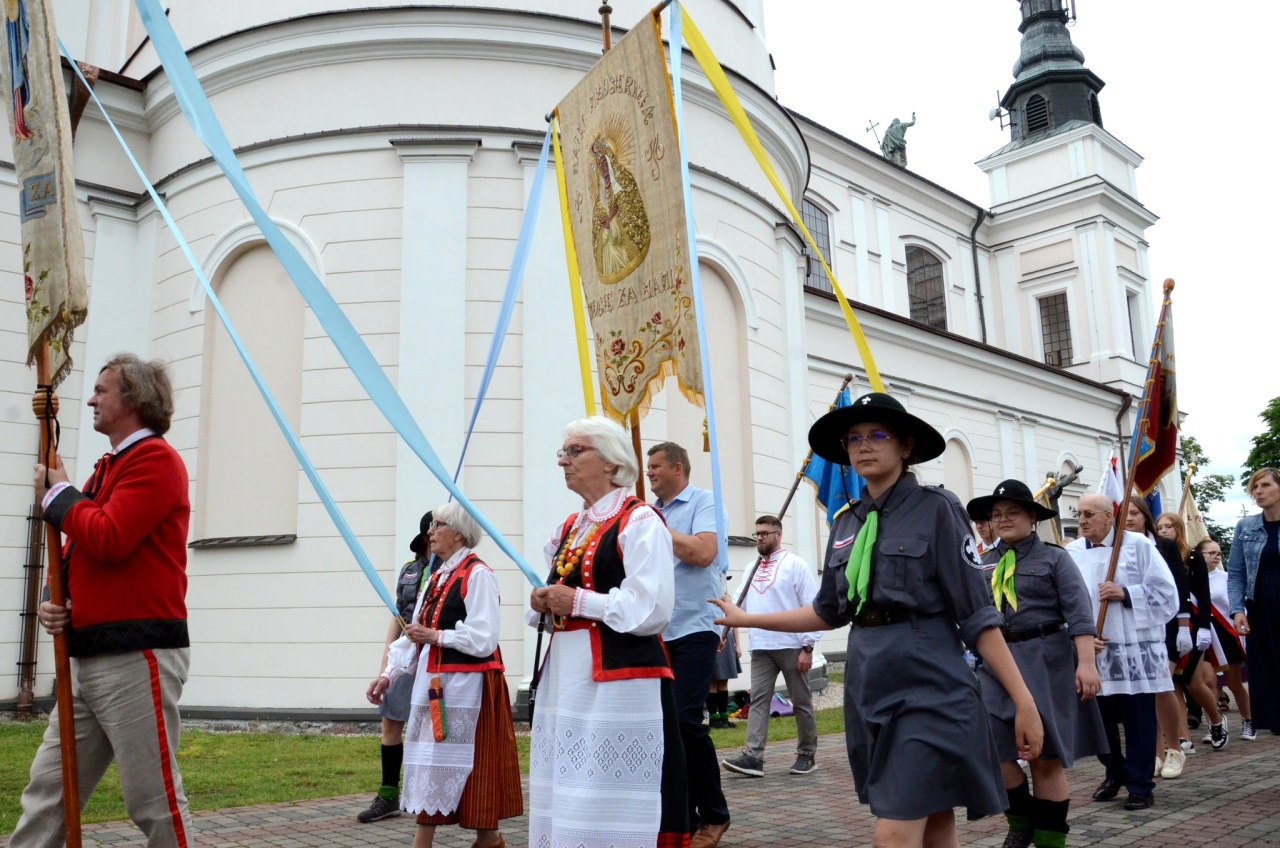 Pożegnanie proboszcza i festyn parafialny w Kadzidle [10.06.2025] - zdjęcie #20 - eOstroleka.pl