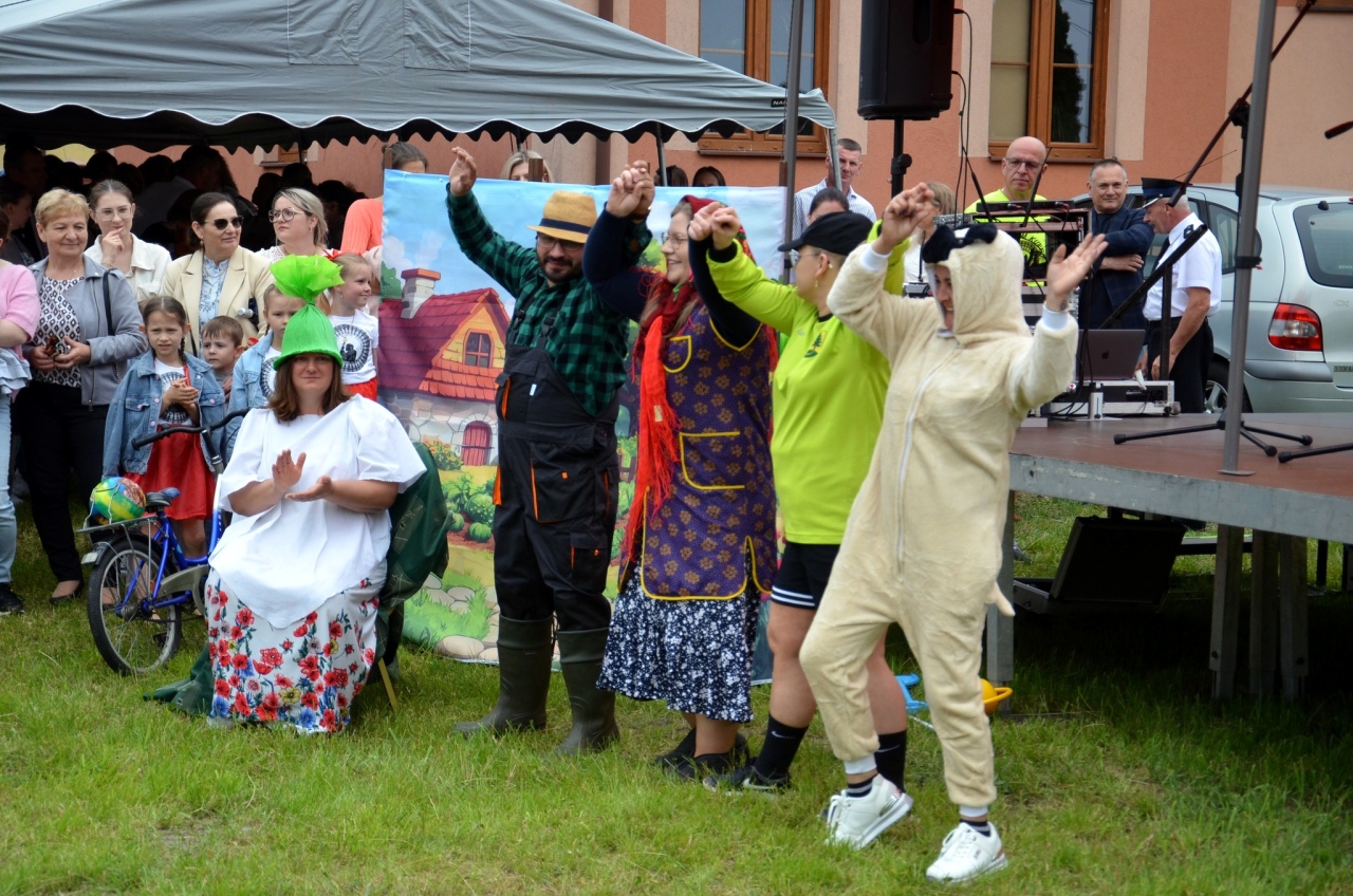 Pożegnanie proboszcza i festyn parafialny w Kadzidle [10.06.2025] - zdjęcie #17 - eOstroleka.pl