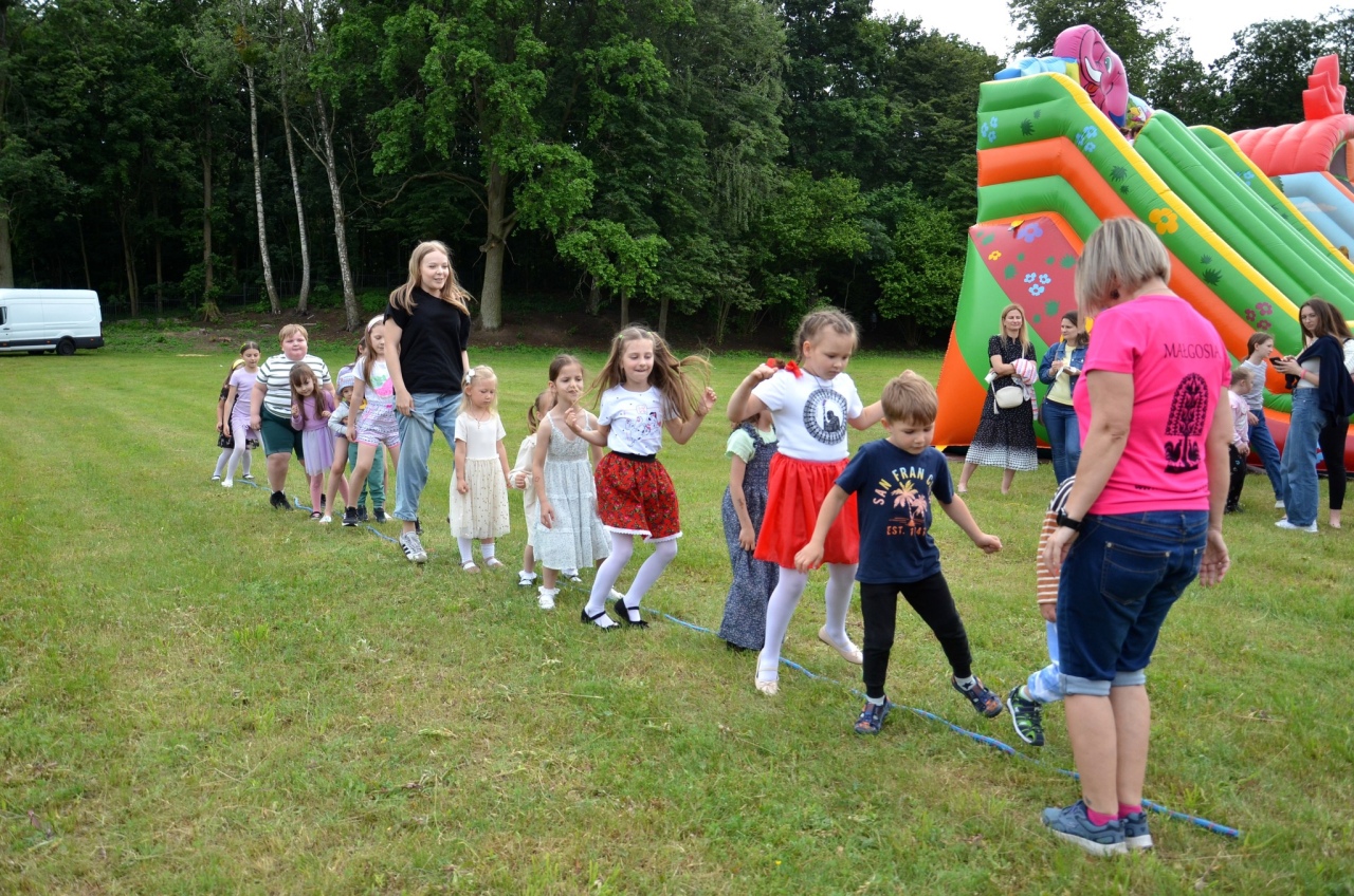 Pożegnanie proboszcza i festyn parafialny w Kadzidle [10.06.2025] - zdjęcie #9 - eOstroleka.pl