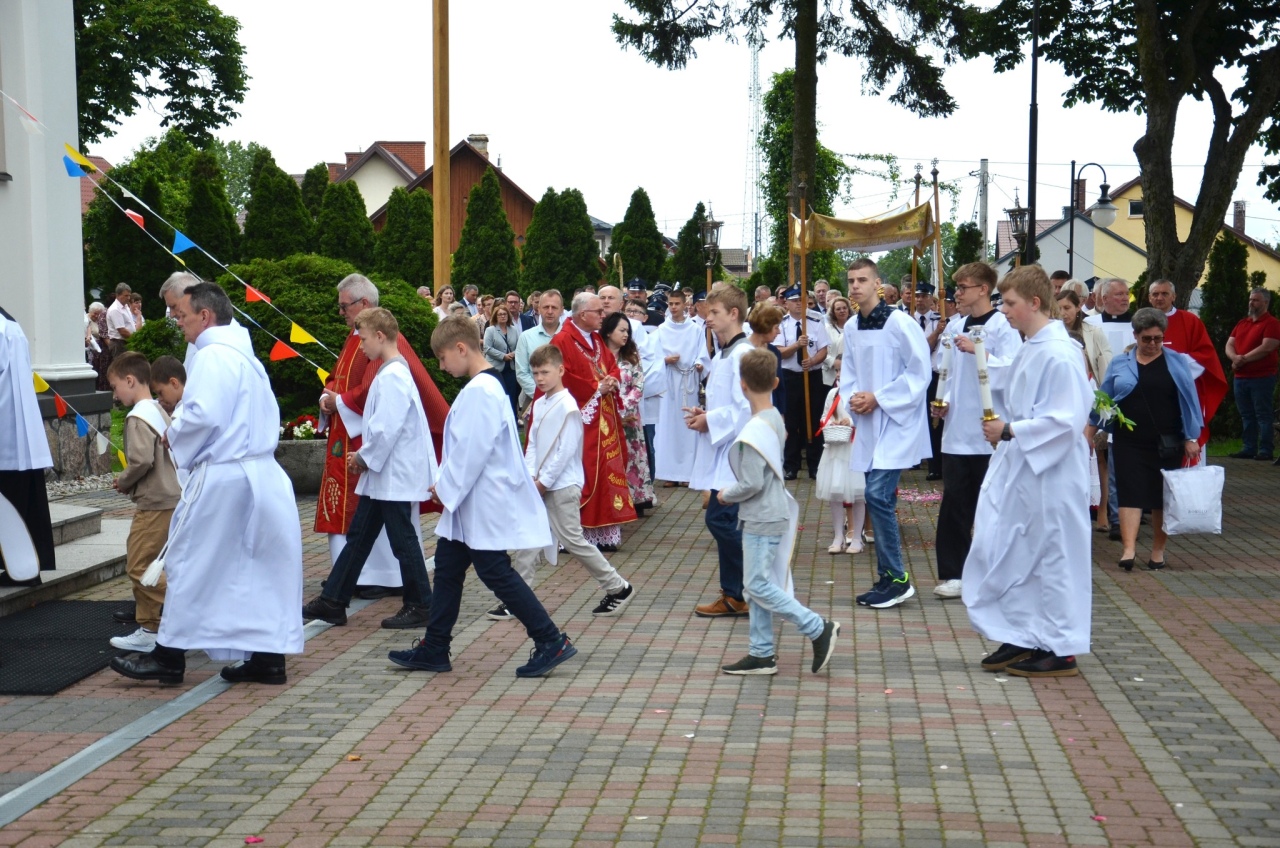 Pożegnanie proboszcza i festyn parafialny w Kadzidle [10.06.2025] - zdjęcie #4 - eOstroleka.pl