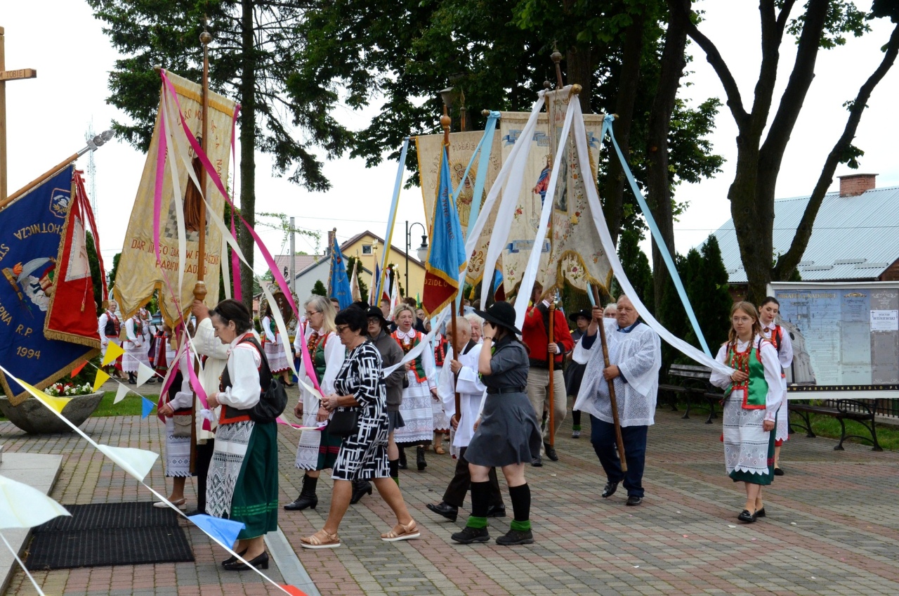 Pożegnanie proboszcza i festyn parafialny w Kadzidle [10.06.2025] - zdjęcie #3 - eOstroleka.pl