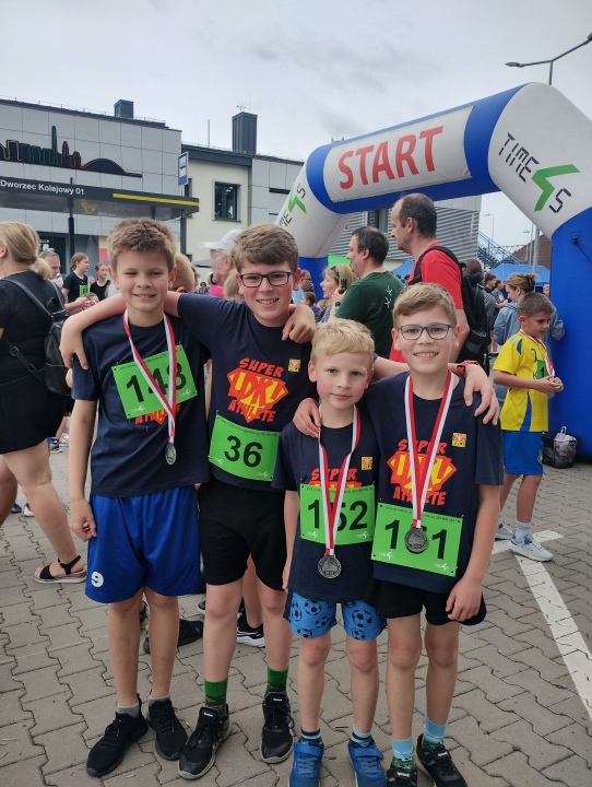 UKS Clan Ostrołęka w Mistrzostwach Warszawy U18 i U20 oraz okolicznych imprezach sportowych w Ostrołęce, Nowogrodzie i Przystani - zdjęcie #20 - eOstroleka.pl