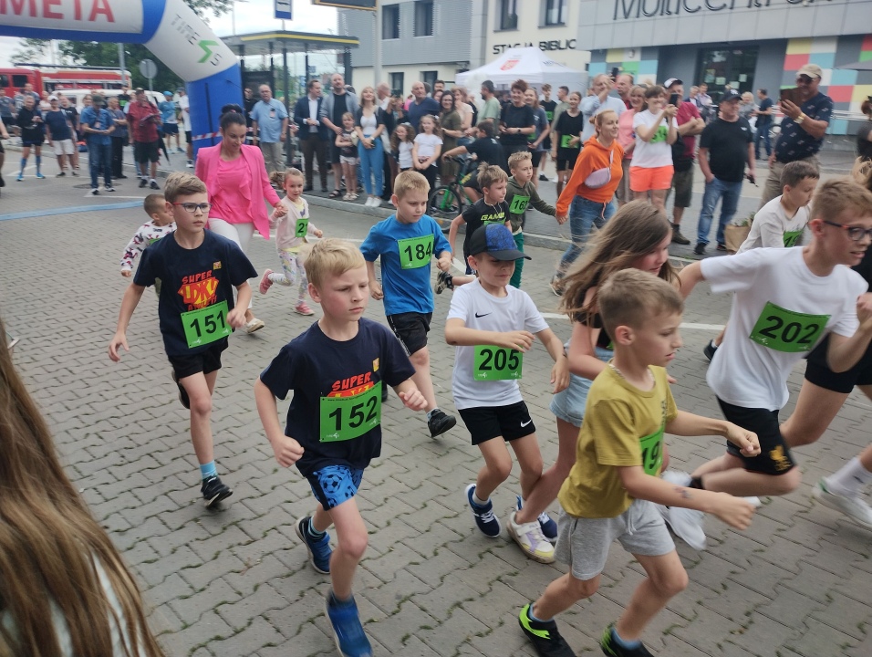 UKS Clan Ostrołęka w Mistrzostwach Warszawy U18 i U20 oraz okolicznych imprezach sportowych w Ostrołęce, Nowogrodzie i Przystani - zdjęcie #16 - eOstroleka.pl