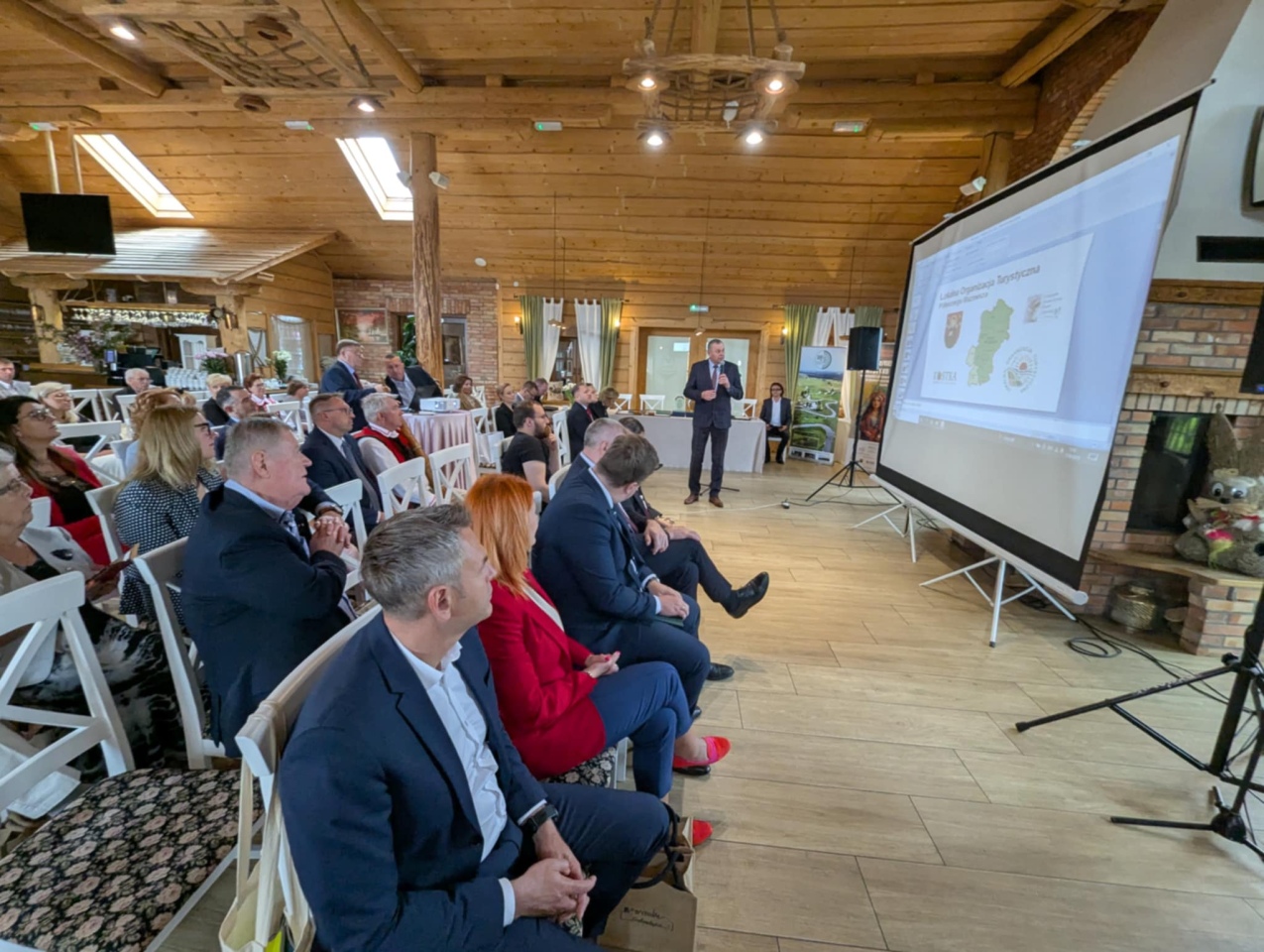 Gala 20-lecia Kurpiowskiej Organizacji Turystycznej i Lokalnej Organizacji Turystycznej Północnego Mazowsza [12.06.2025] - zdjęcie #51 - eOstroleka.pl