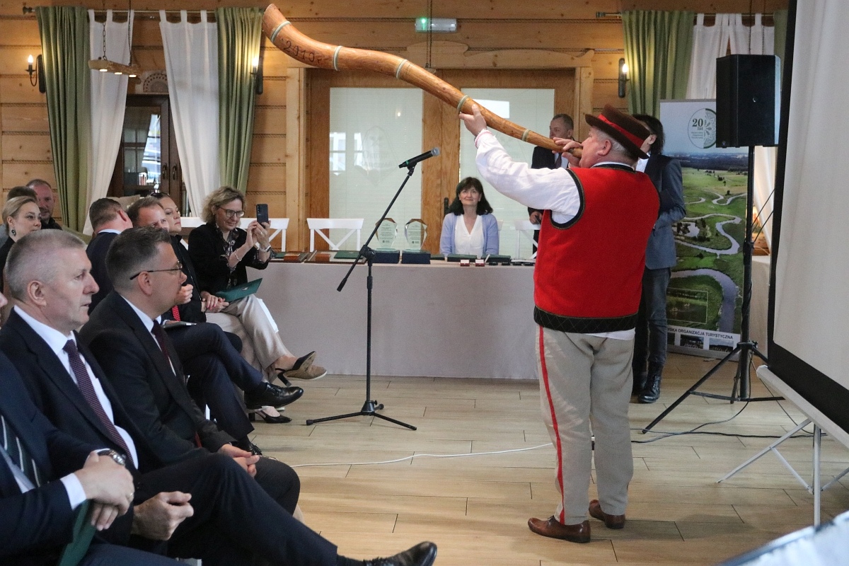 Gala 20-lecia Kurpiowskiej Organizacji Turystycznej i Lokalnej Organizacji Turystycznej Północnego Mazowsza [12.06.2025] - zdjęcie #43 - eOstroleka.pl