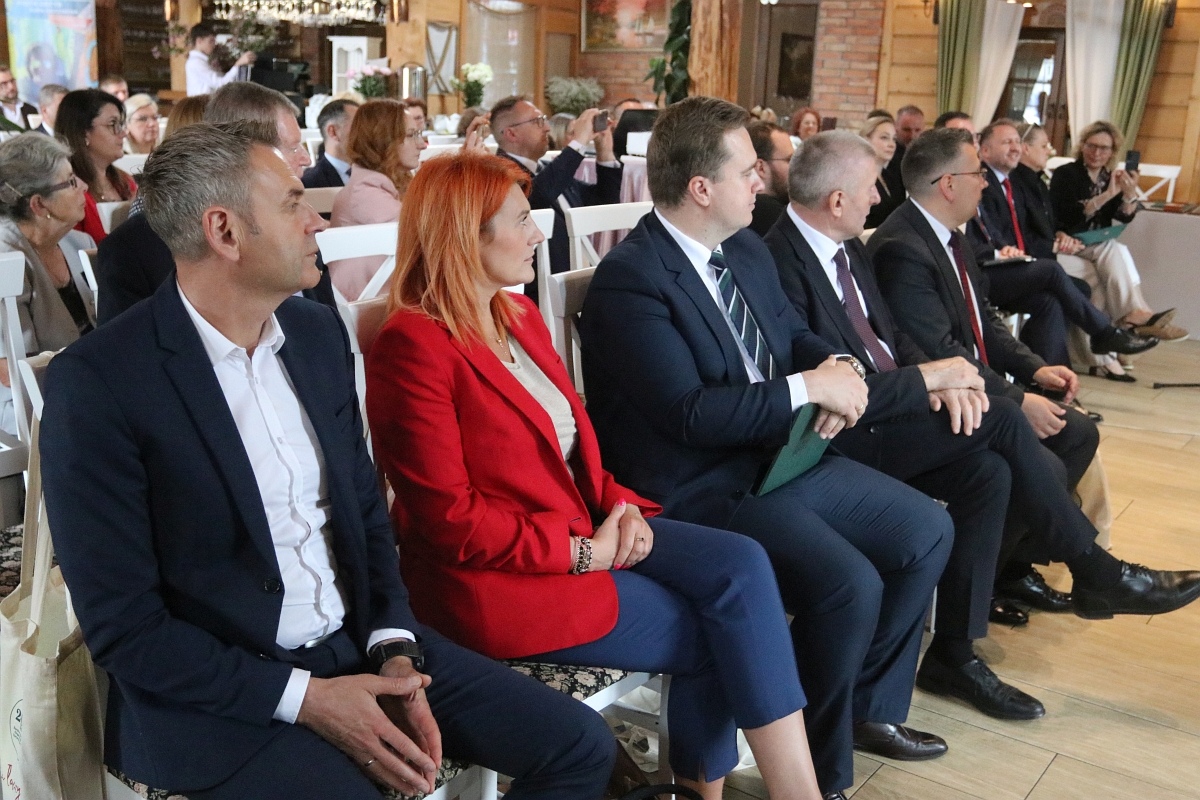 Gala 20-lecia Kurpiowskiej Organizacji Turystycznej i Lokalnej Organizacji Turystycznej Północnego Mazowsza [12.06.2025] - zdjęcie #42 - eOstroleka.pl