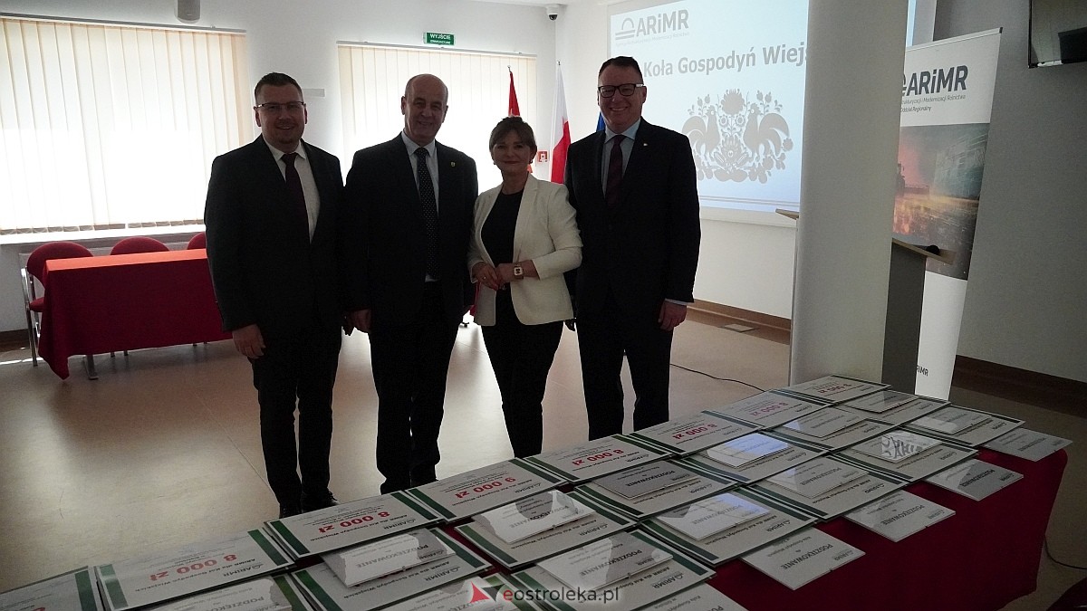 Uroczyste podziękowania i wsparcie finansowe dla KGW – powiat ostrołęcki na czele Mazowsza [12.06.2025] - zdjęcie #83 - eOstroleka.pl