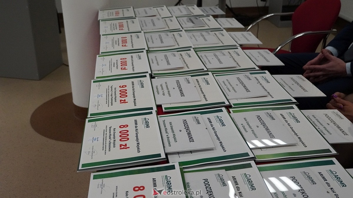 Uroczyste podziękowania i wsparcie finansowe dla KGW – powiat ostrołęcki na czele Mazowsza [12.06.2025] - zdjęcie #49 - eOstroleka.pl