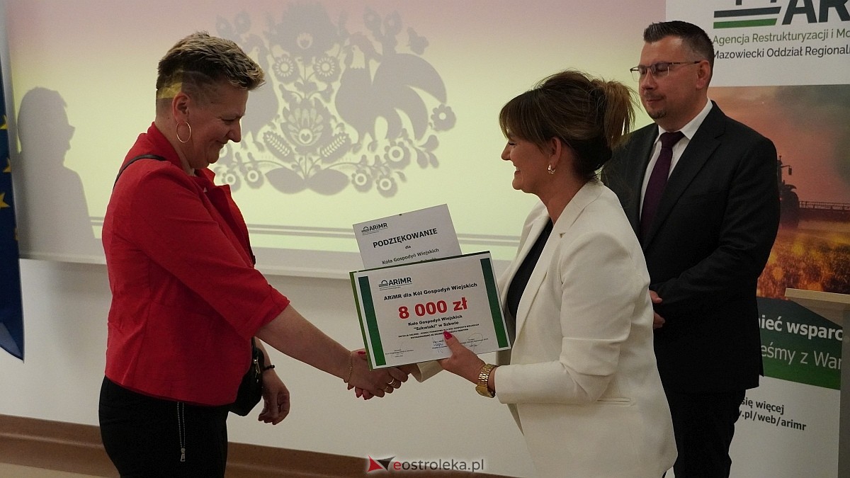 Uroczyste podziękowania i wsparcie finansowe dla KGW – powiat ostrołęcki na czele Mazowsza [12.06.2025] - zdjęcie #1 - eOstroleka.pl