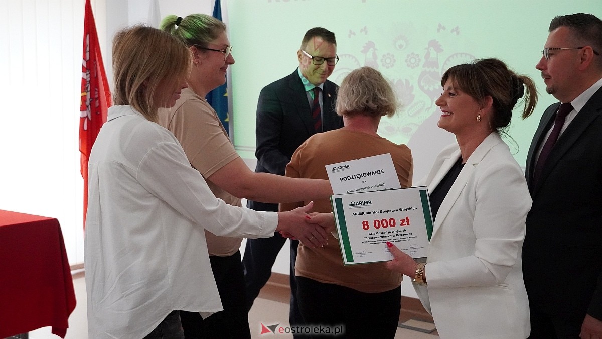 Uroczyste podziękowania i wsparcie finansowe dla KGW – powiat ostrołęcki na czele Mazowsza [12.06.2025] - zdjęcie #64 - eOstroleka.pl